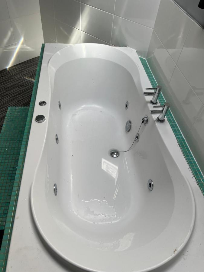 Boutique Blackpool 2 Bed Grey Apartment Sleeps 10 Экстерьер фото